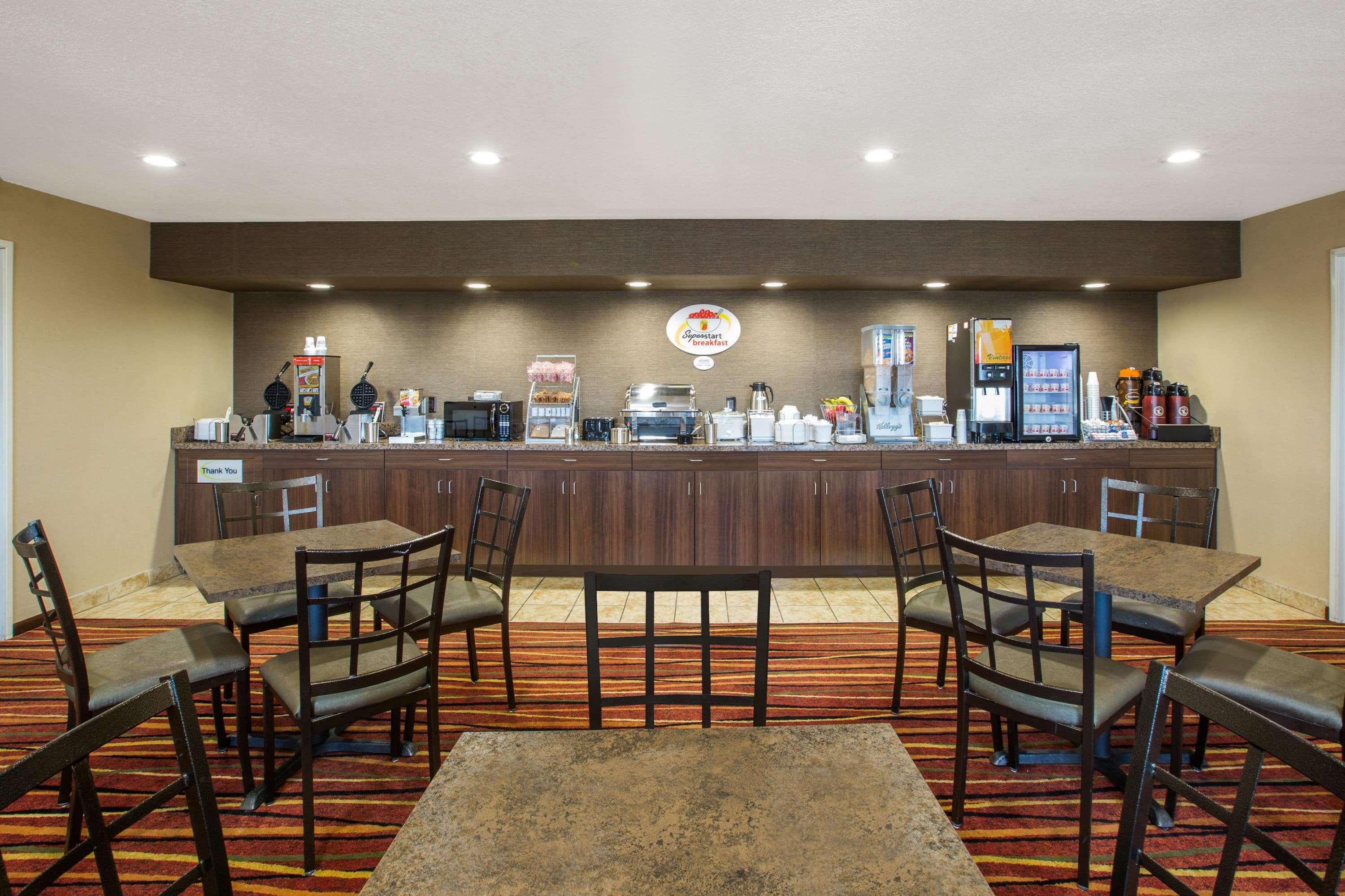 Hotel Super 8 By Wyndham Brookings Esterno foto