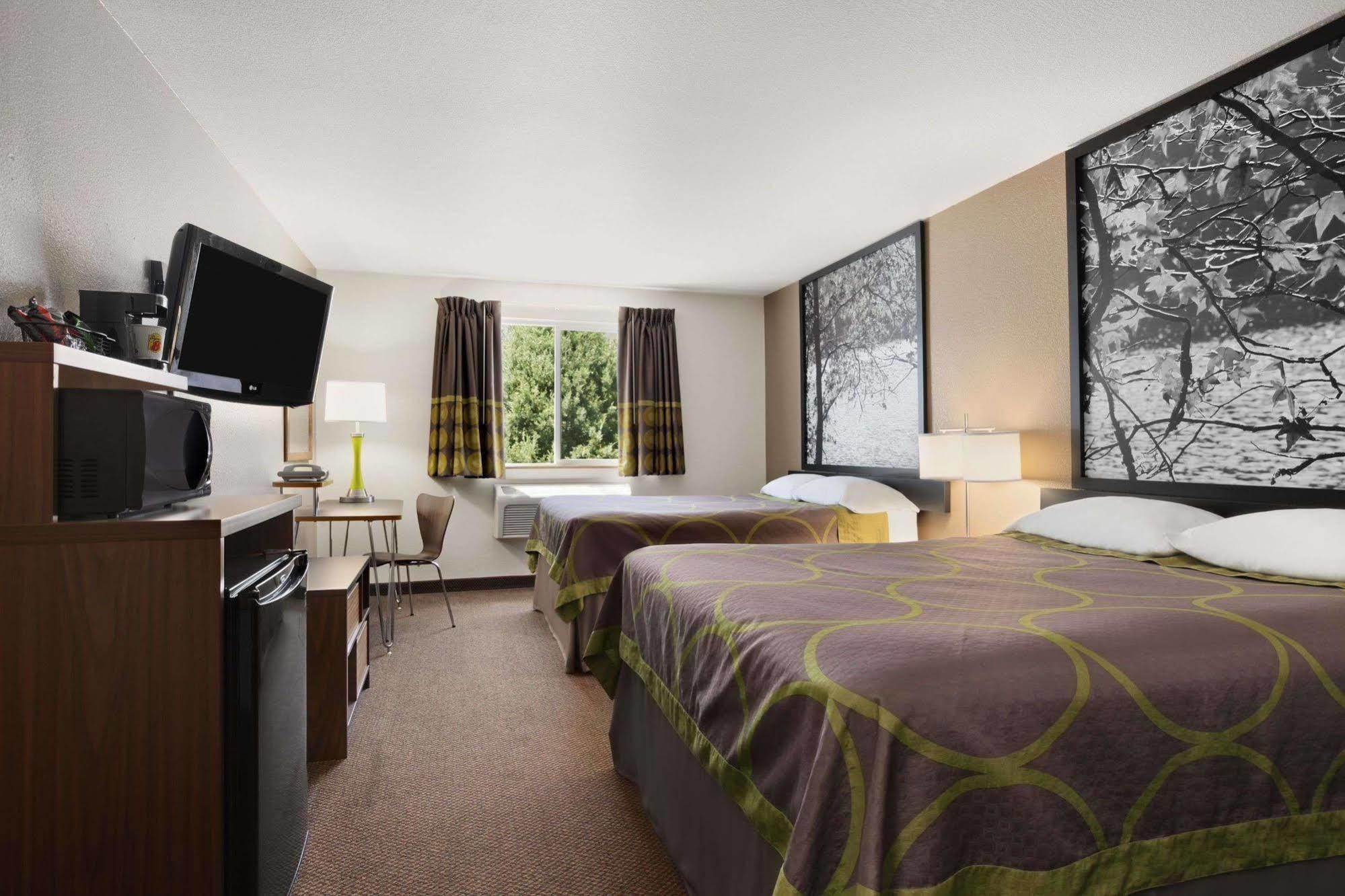 Hotel Super 8 By Wyndham Brookings Esterno foto